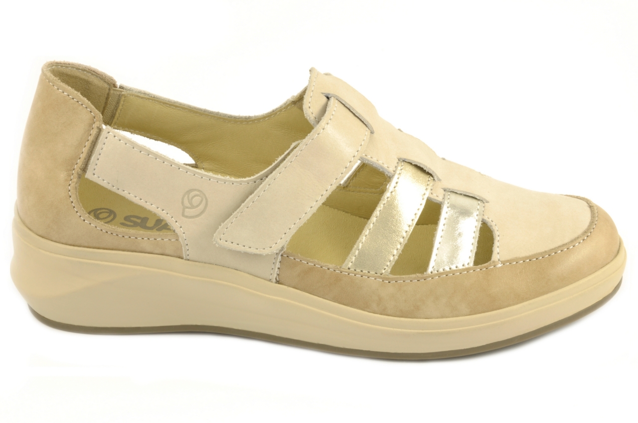 Suave - Sandalia cerrada con tiras y velcro para mujer, admite plantilla ortopédica, combinada en piel color hielo con arena