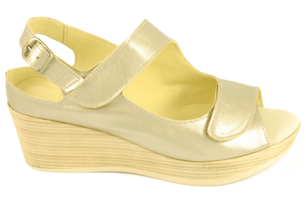 Trimas - Sandalia de plataforma con velcros apta para plantilla ortopédica, calzado de mujer, en piel de color dorado